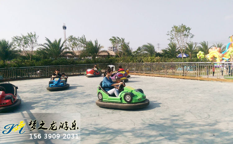 鄉(xiāng)鎮(zhèn)農(nóng)家樂(lè)碰碰車(chē)游樂(lè)場(chǎng)