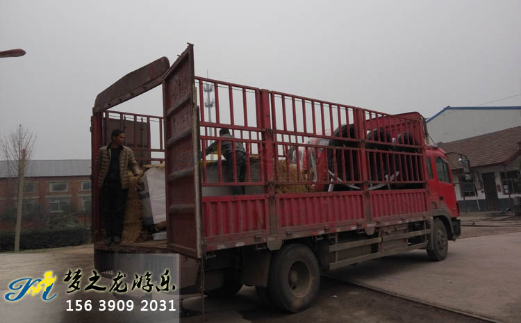 電瓶碰碰車，和諧號軌道小火車發貨